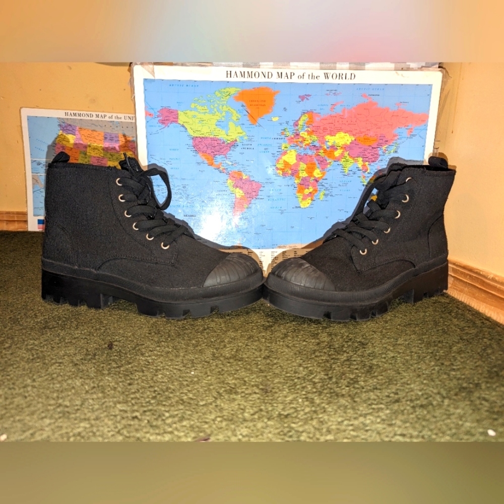 Women's canvas combat boots Size 12